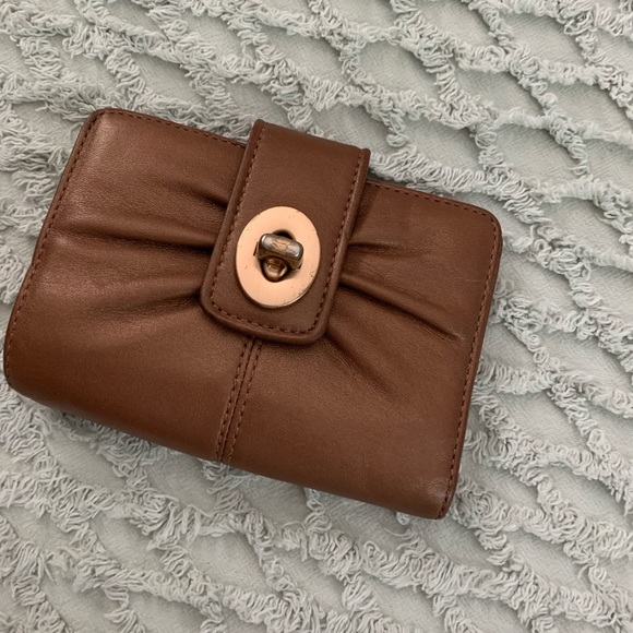 One- strap Coach Purse + matching wallet - Picture 4 of 6